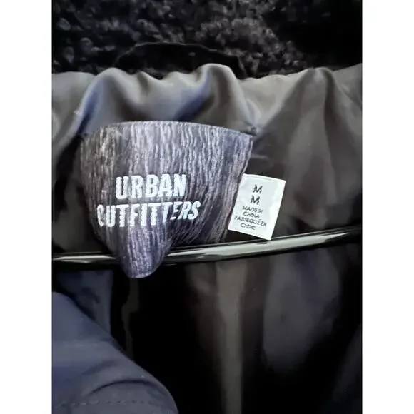 Urban Outfitters Mens Black Puffer Zip Up Jacket Medium Pockets Sherpa Collar